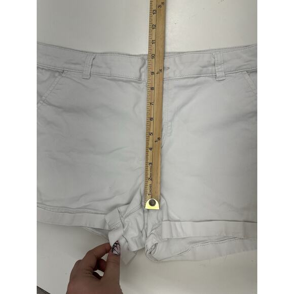SO Womens Juniors Shorts Size 17 White Chino Favorite Low Rise Midi - Picture 8 of 10
